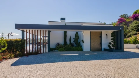 Moradia T4 para para venda em Loule (São Sebastião)