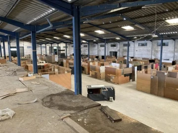 Armazém para Venda em Queluz e Belas
