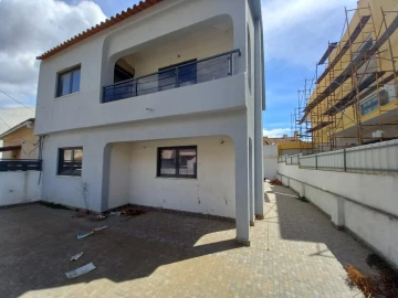 Moradia T5 para Venda em Amora