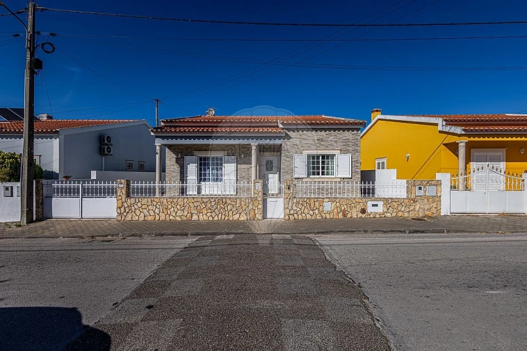 Moradia T3 para Venda em Fazendas de Almeirim Foto 45