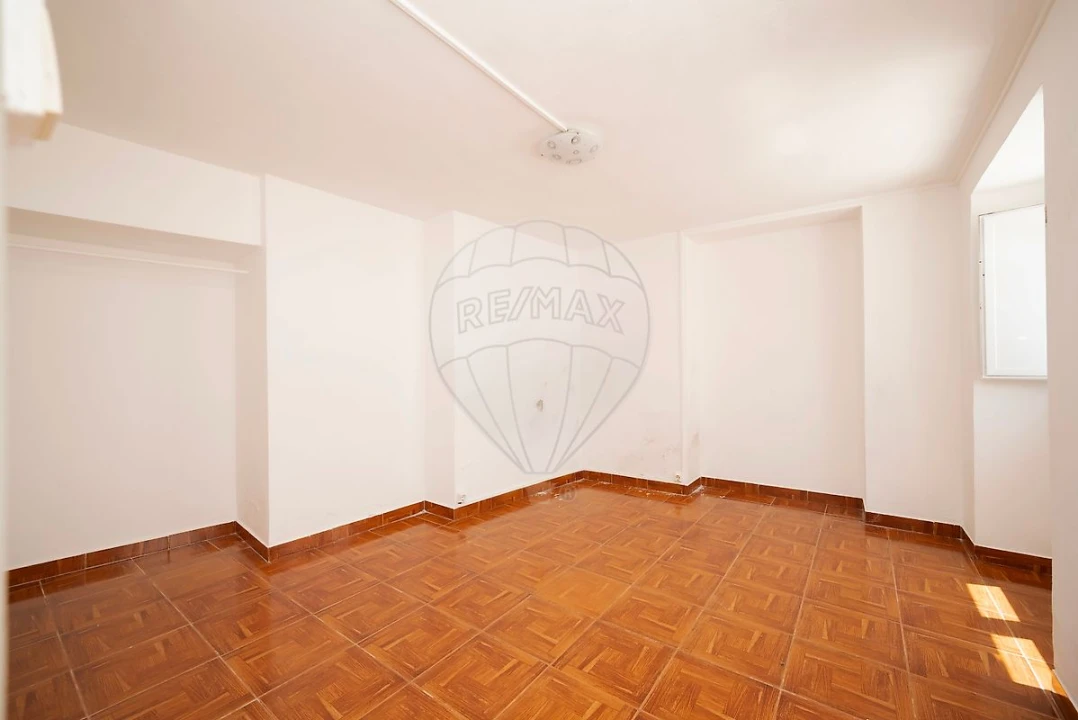 Moradia T8 para Venda em Colares Foto 28