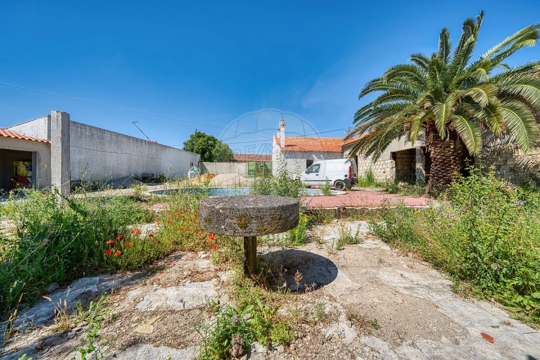 Quinta T2 para Venda em Achete, Azoia de Baixo e Póvoa de Santarém Foto 38