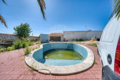 Quinta T2 para Venda em Achete, Azoia de Baixo e Póvoa de Santarém