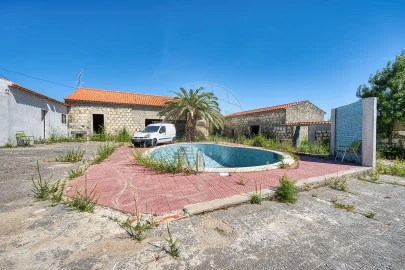 Quinta T2 para Venda em Achete, Azoia de Baixo e Póvoa de Santarém