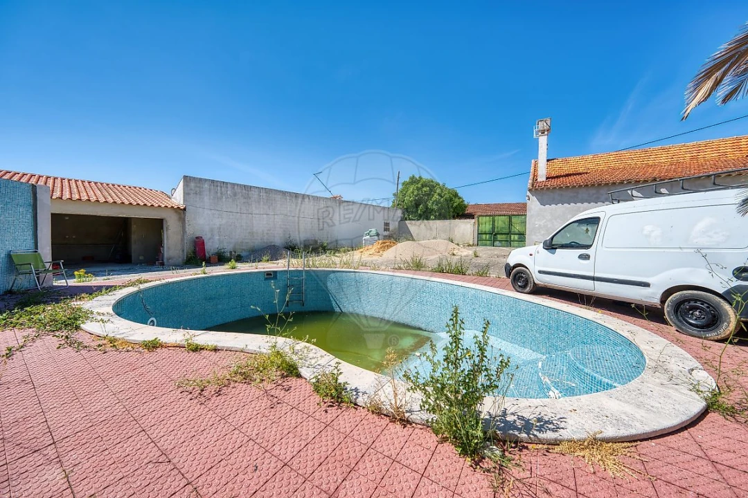 Quinta T2 para Venda em Achete, Azoia de Baixo e Póvoa de Santarém Foto 25