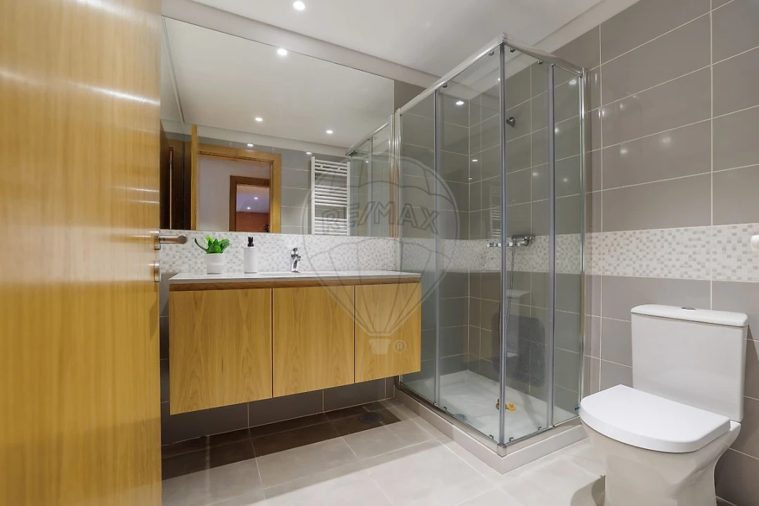 Apartamento T2 para Venda em Ramalde Foto 18