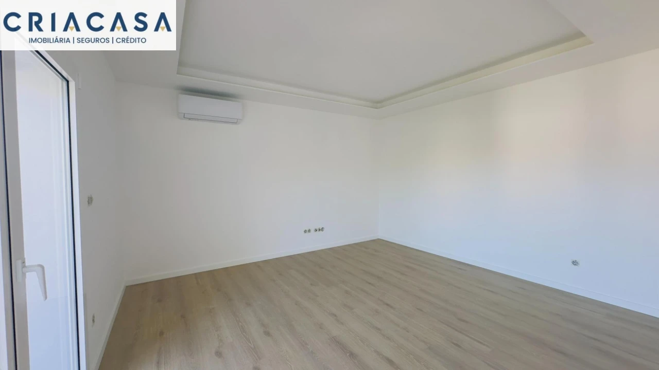 Apartamento T4 para Venda em Rio de Loba Foto 10