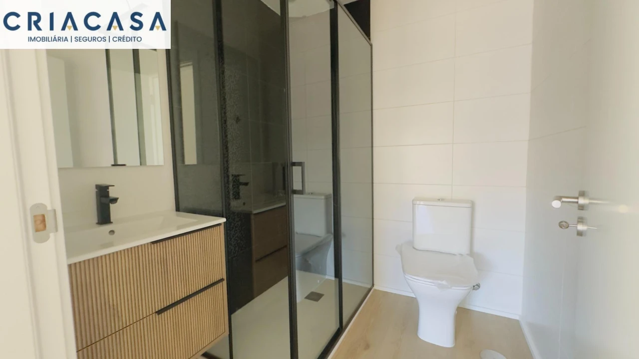 Apartamento T4 para Venda em Rio de Loba Foto 19