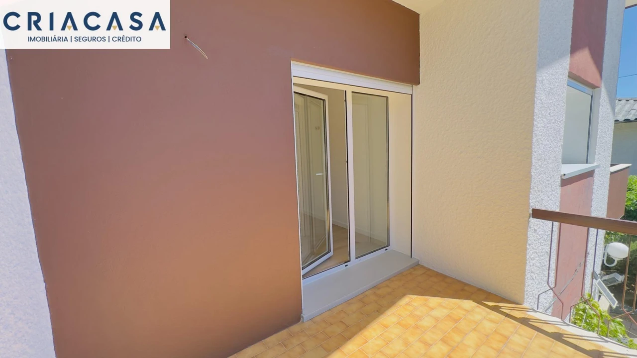 Apartamento T4 para Venda em Rio de Loba Foto 28