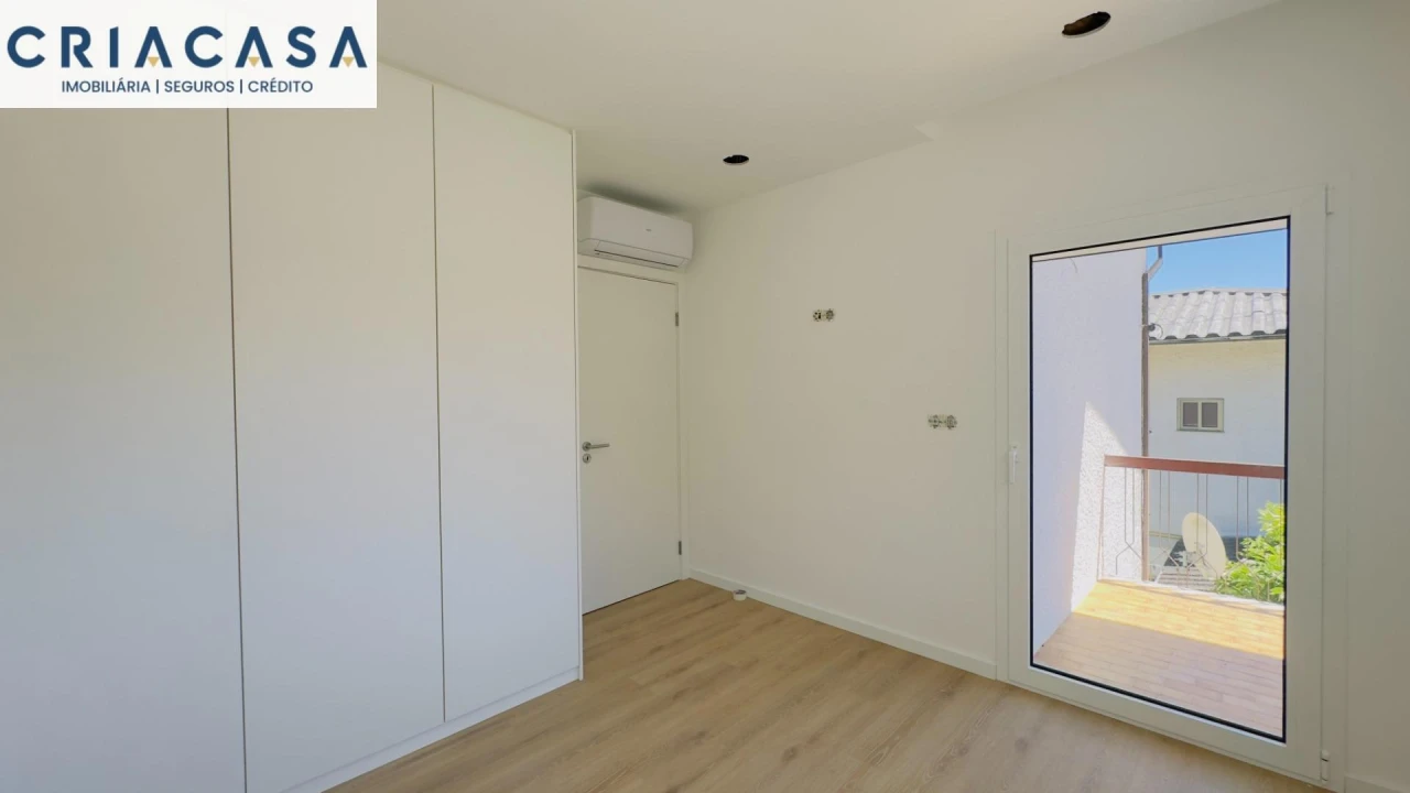 Apartamento T4 para Venda em Rio de Loba Foto 34