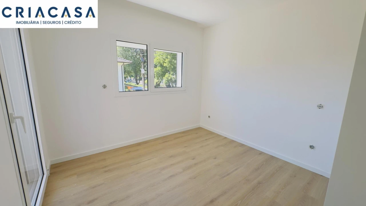 Apartamento T4 para Venda em Rio de Loba Foto 33