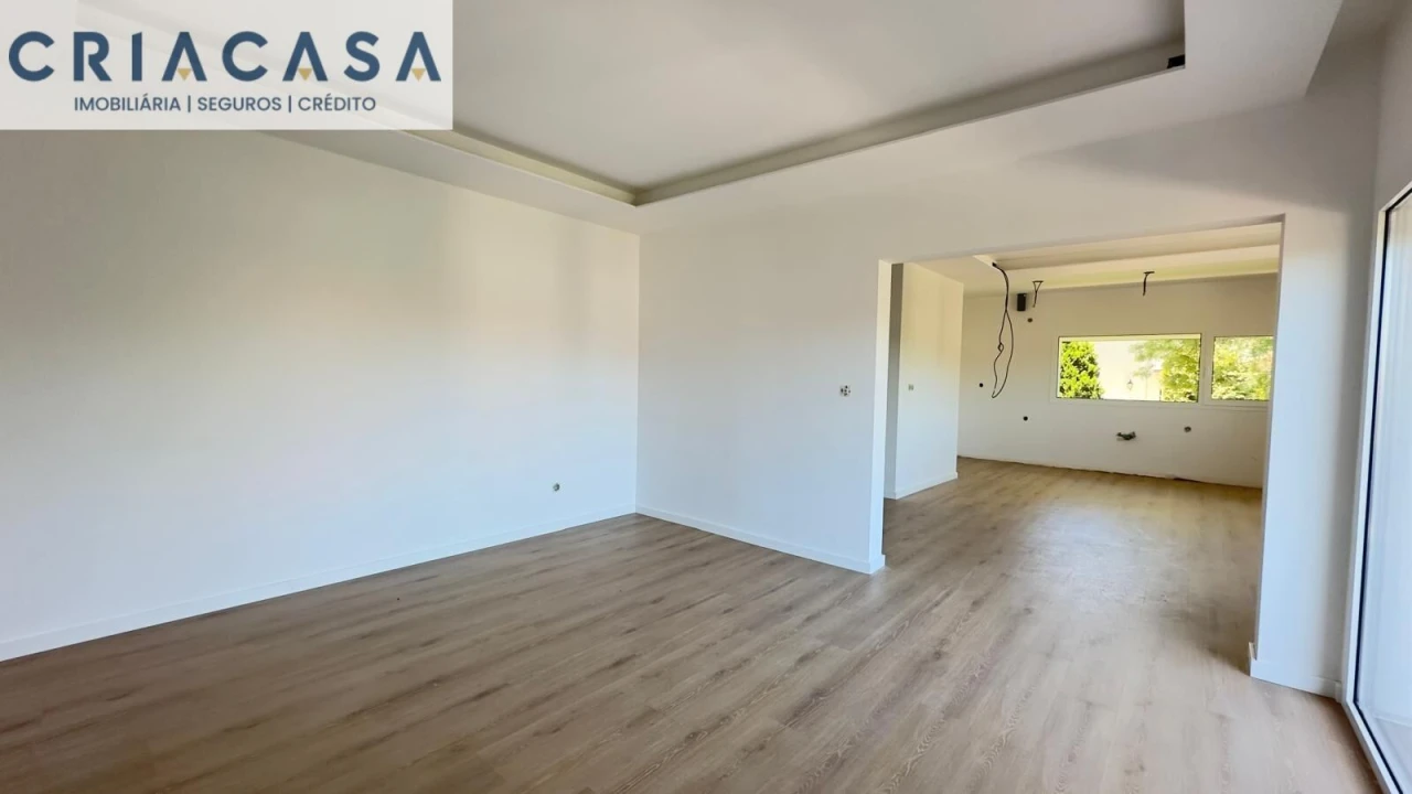 Apartamento T4 para Venda em Rio de Loba Foto 1