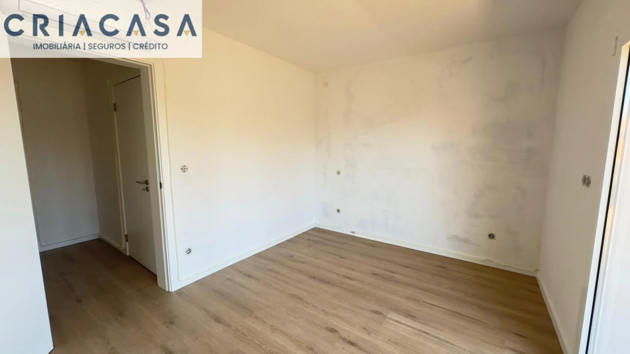 Apartamento T4 para Venda em Rio de Loba Foto 15
