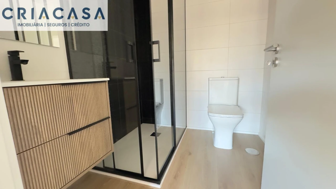 Apartamento T4 para Venda em Rio de Loba Foto 29