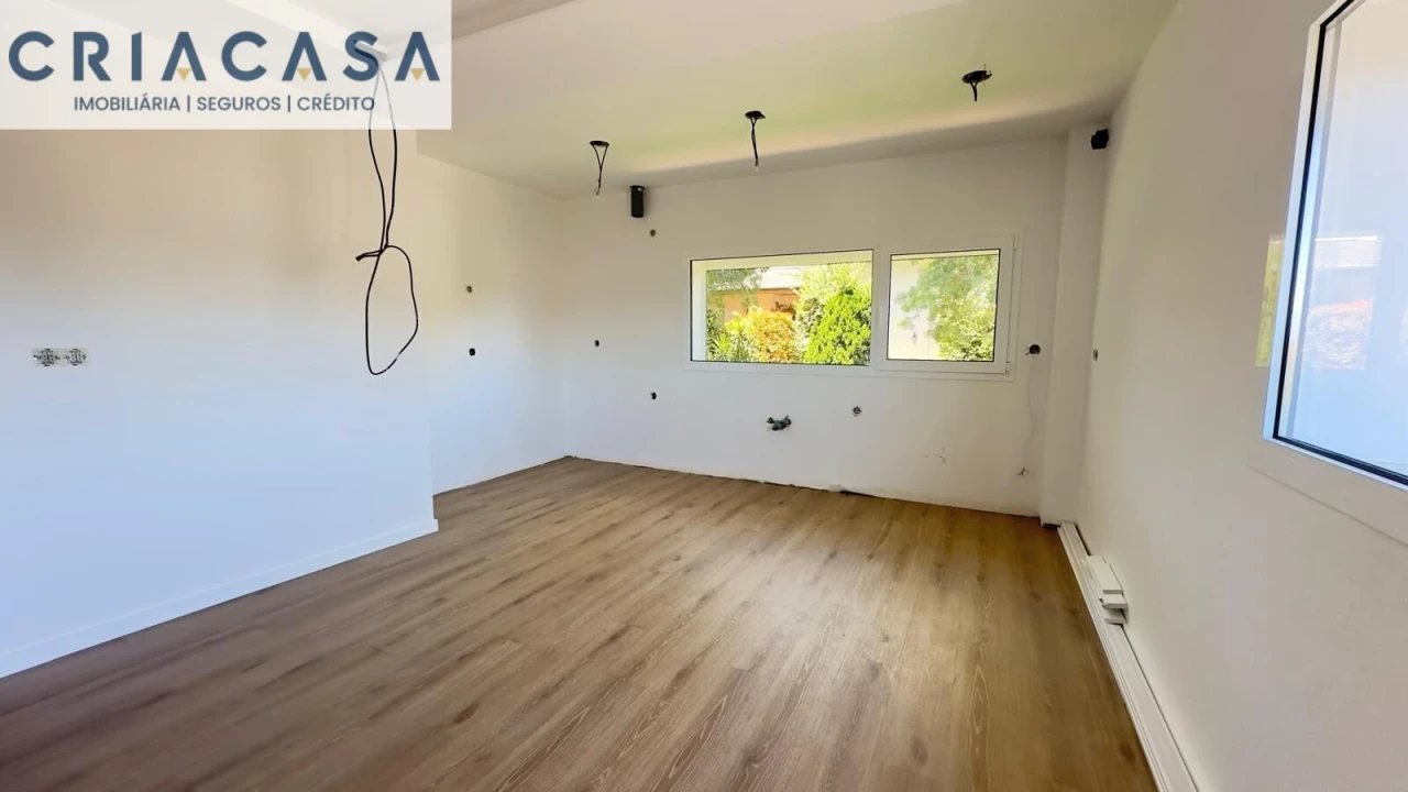 Apartamento T4 para Venda em Rio de Loba Foto 3