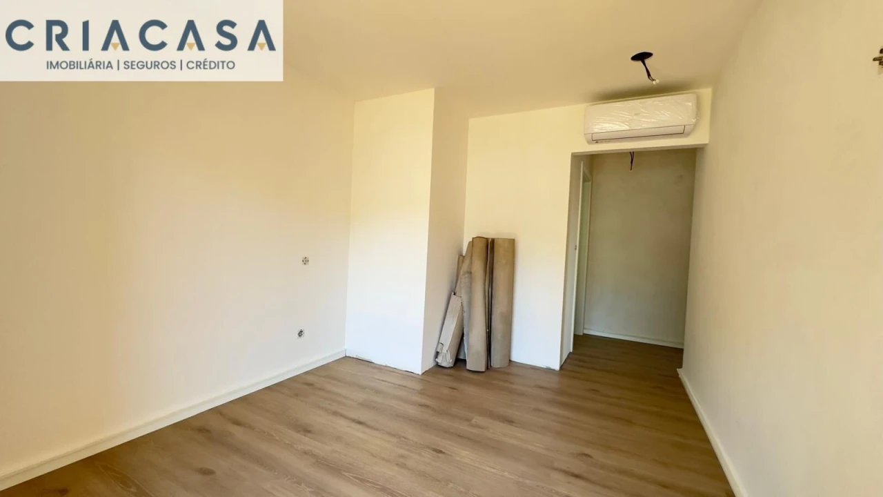 Apartamento T4 para Venda em Rio de Loba Foto 36