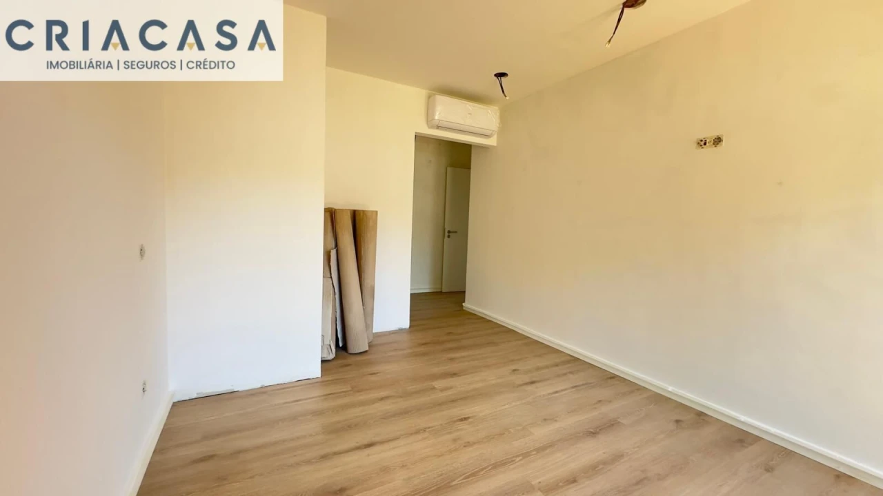 Apartamento T4 para Venda em Rio de Loba Foto 37