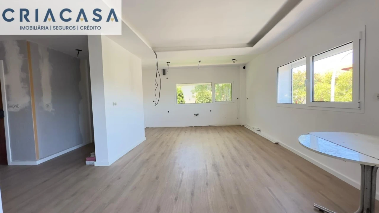Apartamento T4 para Venda em Rio de Loba Foto 4