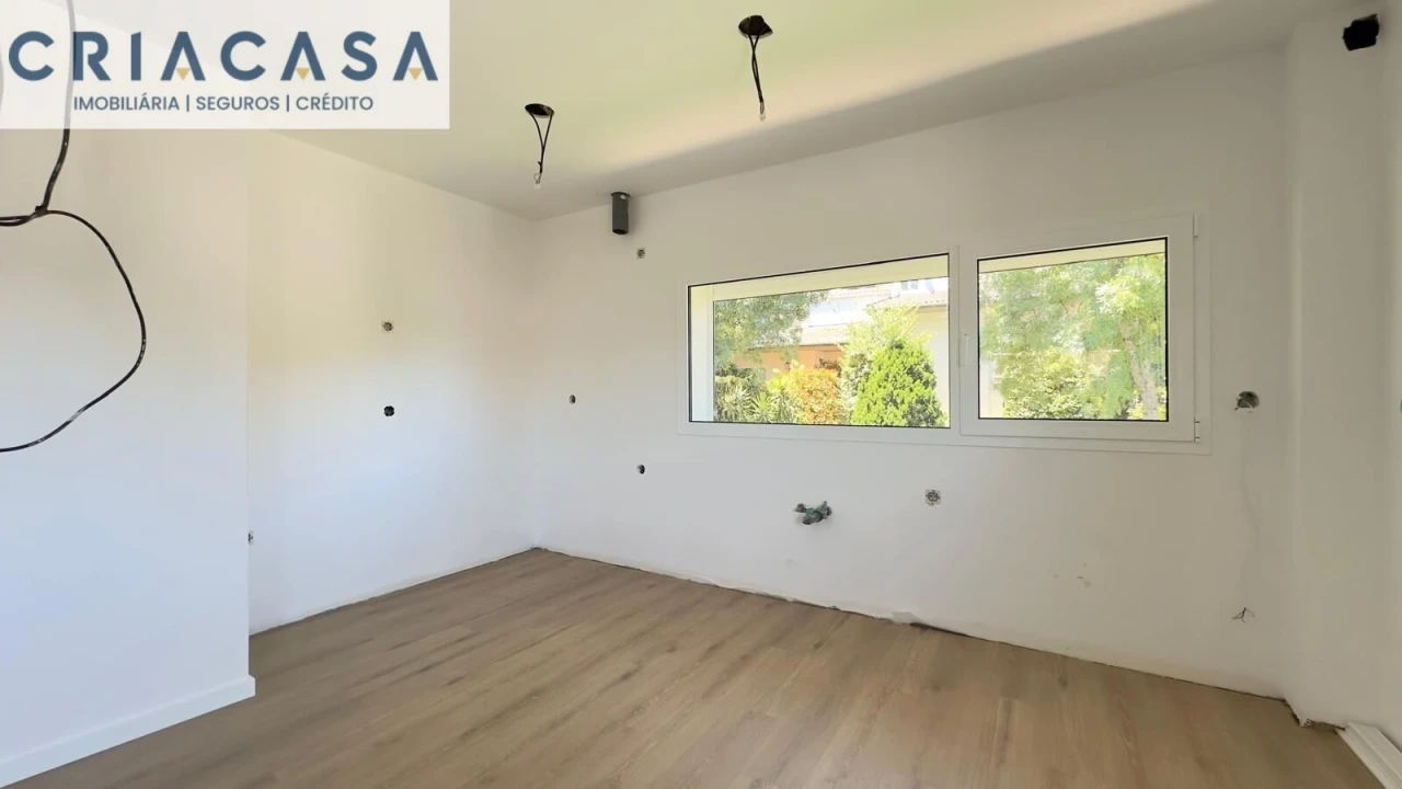 Apartamento T4 para Venda em Rio de Loba Foto 5