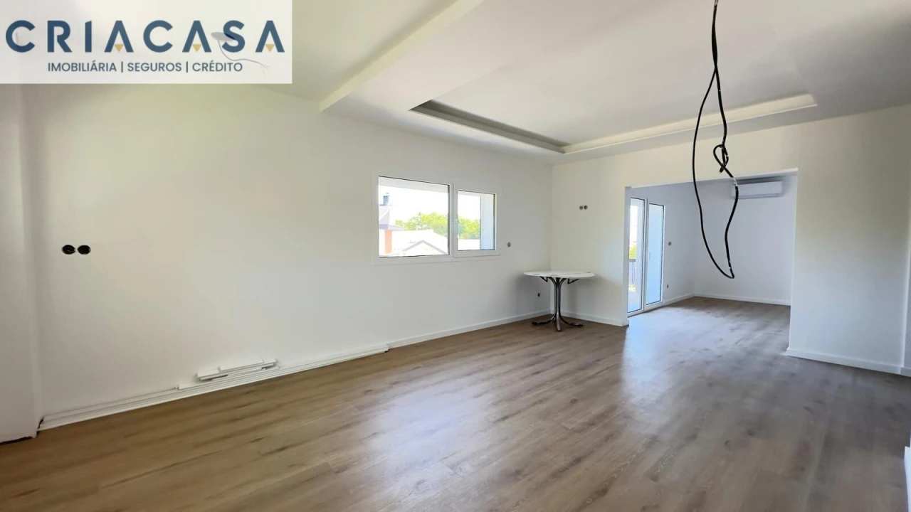 Apartamento T4 para Venda em Rio de Loba Foto 6