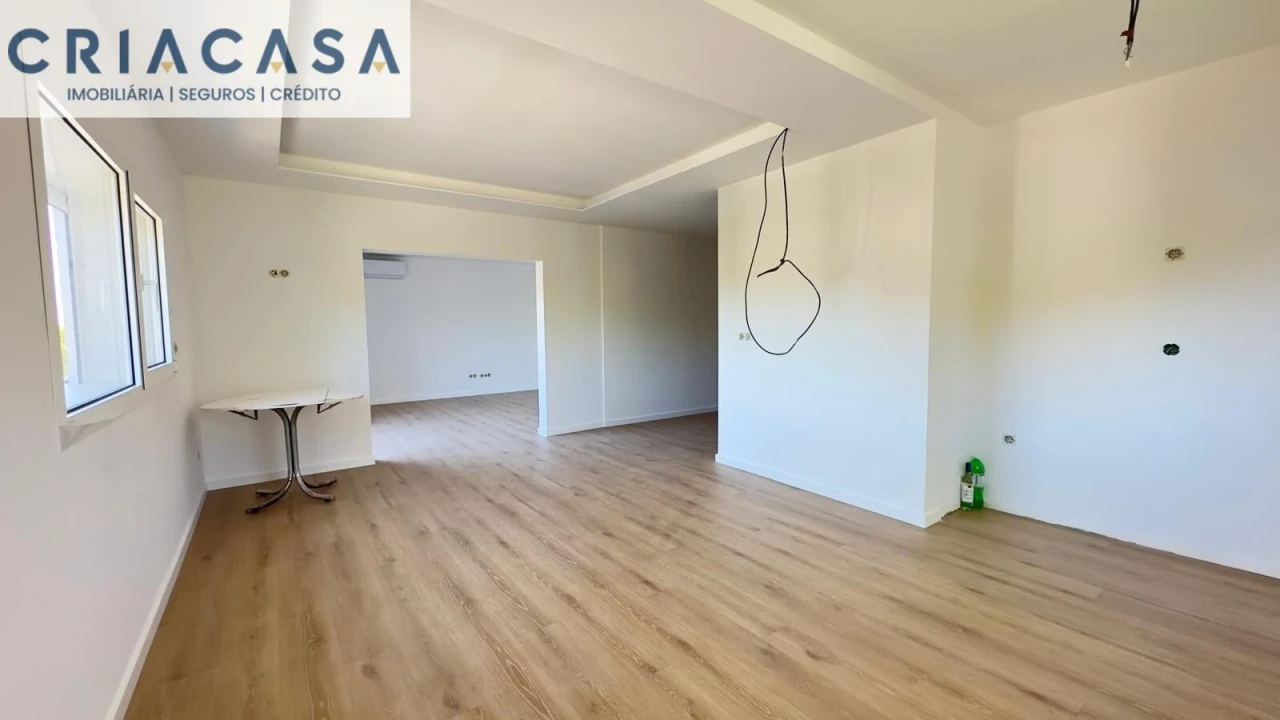 Apartamento T4 para Venda em Rio de Loba Foto 8