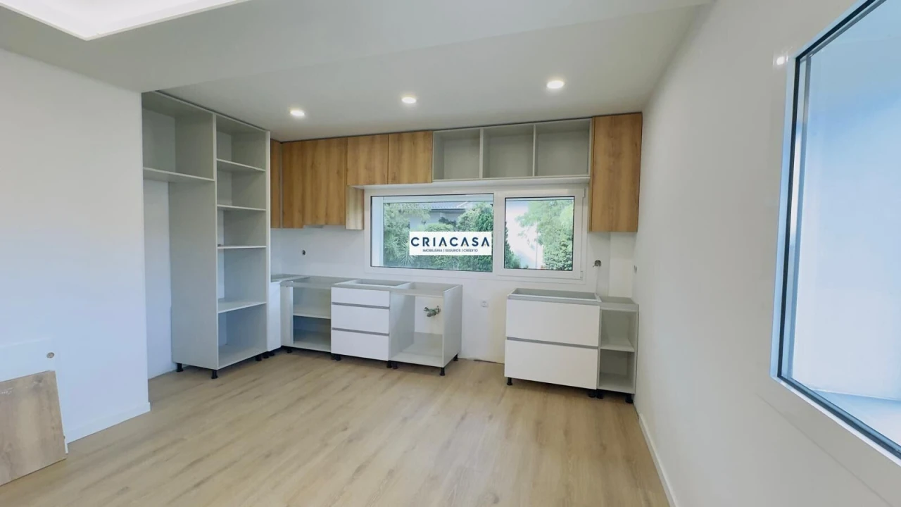 Apartamento T4 para Venda em Rio de Loba Foto 2