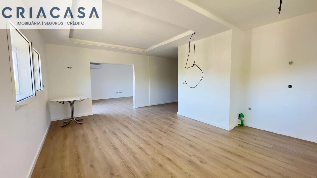 Apartamento T4 para Venda em Rio de Loba Foto 2