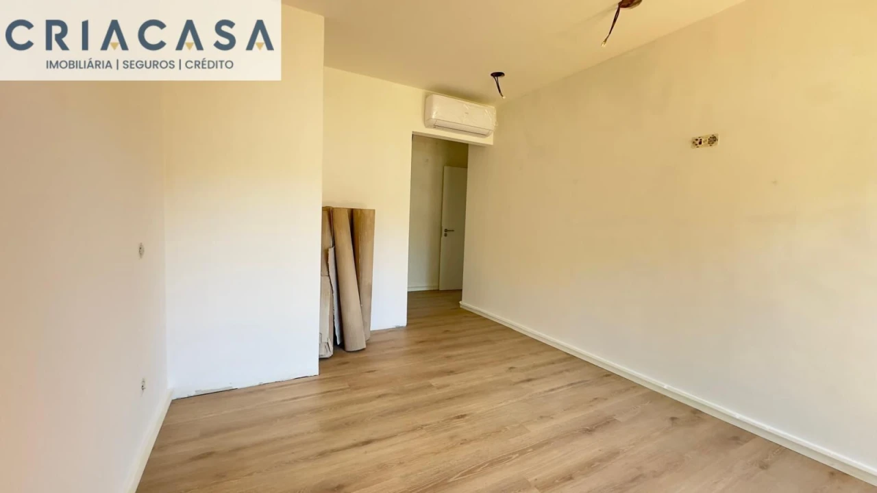 Apartamento T4 para Venda em Rio de Loba Foto 37