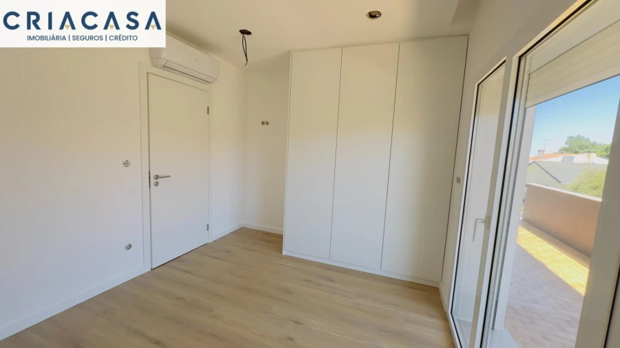 Apartamento T4 para Venda em Rio de Loba Foto 39