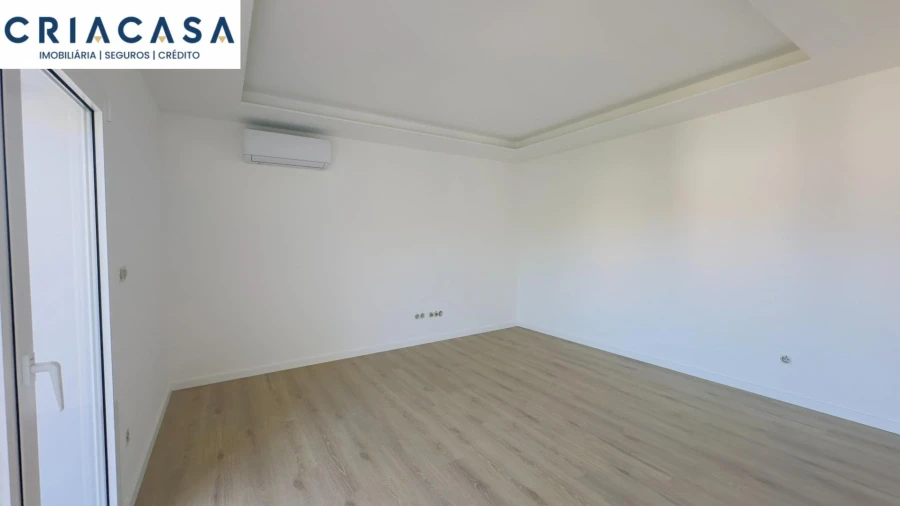 Apartamento T4 para Venda em Rio de Loba Foto 11