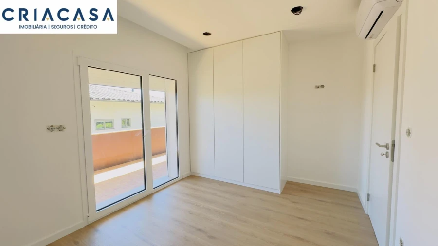 Apartamento T4 para Venda em Rio de Loba Foto 22