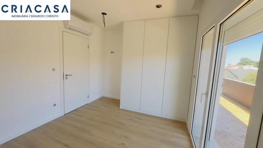 Apartamento T4 para Venda em Rio de Loba Foto 40