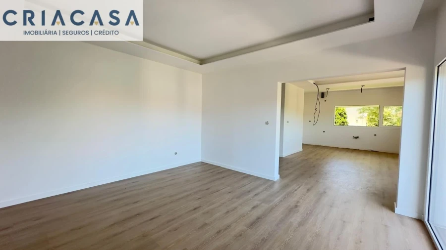 Apartamento T4 para Venda em Rio de Loba Foto 3
