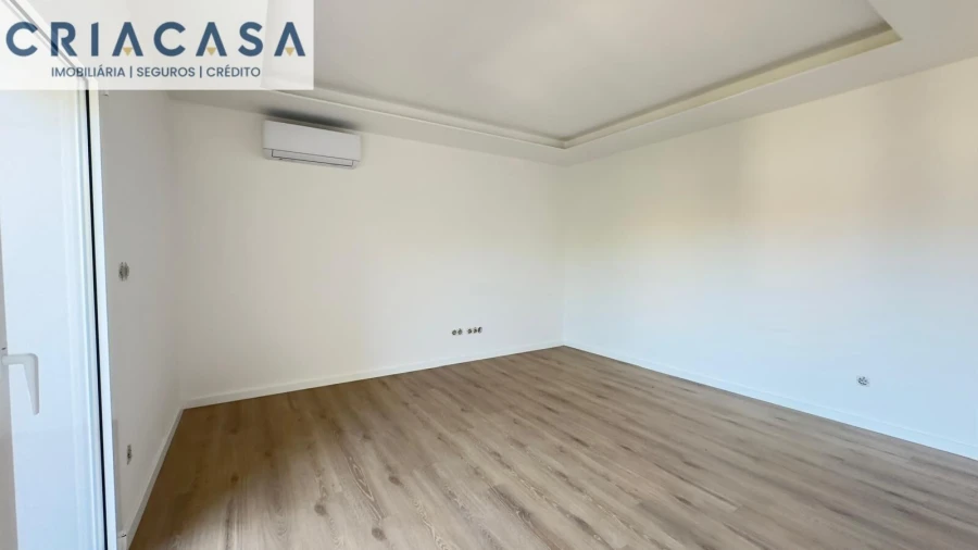 Apartamento T4 para Venda em Rio de Loba Foto 7