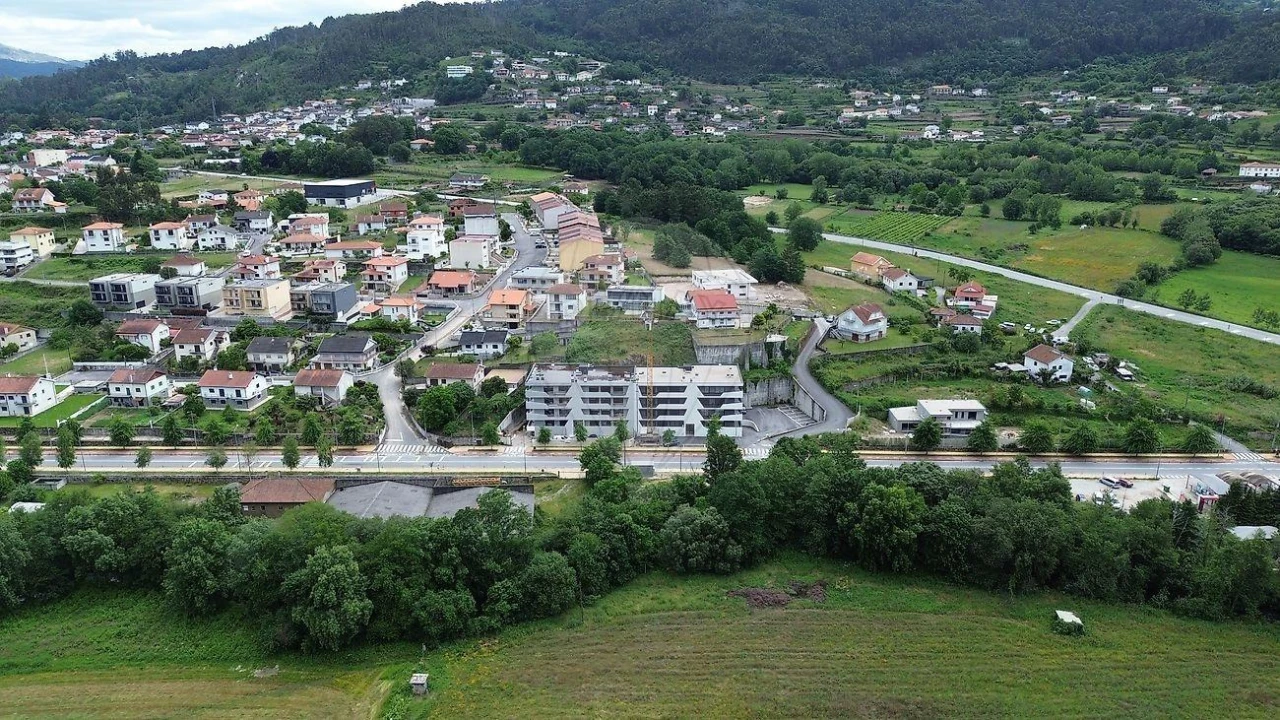 Apartamento T3 para Venda em Ponte da Barca, V.N. Muía, Paço Vedro Magalhães Foto 4