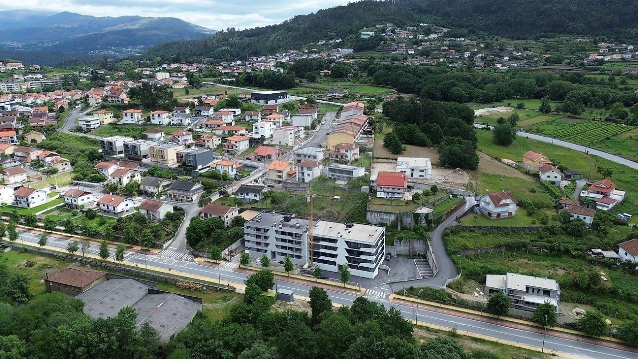 Apartamento T3 para Venda em Ponte da Barca, V.N. Muía, Paço Vedro Magalhães Foto 5
