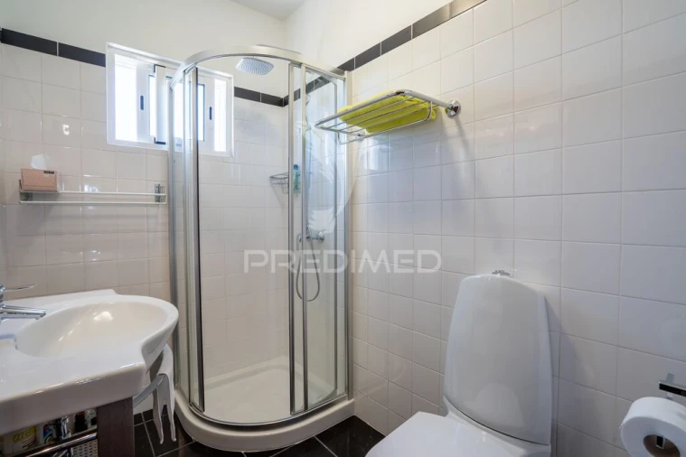 Apartamento T2 para Venda em Caniço Foto 9