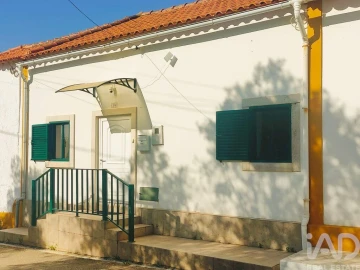 Moradia T3 para Venda em Lamas e Cercal
