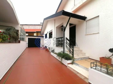 Moradia T3 para Venda em Serzedo e Perosinho