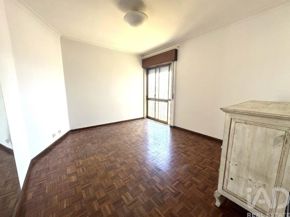 Apartamento T3 para Arrendamento em Penha de França Foto 12