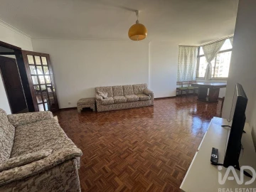 Apartamento T3 para Arrendamento em Penha de França