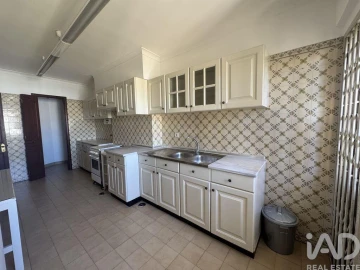 Apartamento T3 para Arrendamento em Penha de França