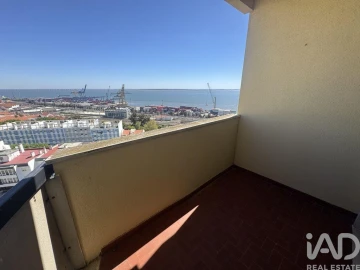 Apartamento T3 para Arrendamento em Penha de França