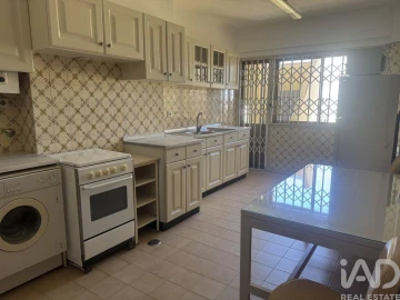 Apartamento T3 para Arrendamento em Penha de França