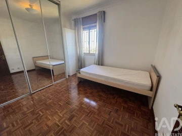 Apartamento T3 para Arrendamento em Penha de França
