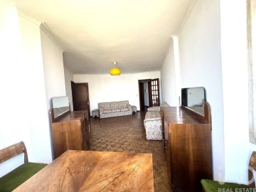 Apartamento T3 para Arrendamento em Penha de França