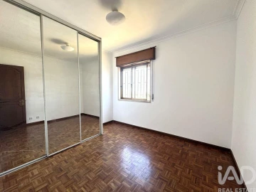 Apartamento T3 para Arrendamento em Penha de França