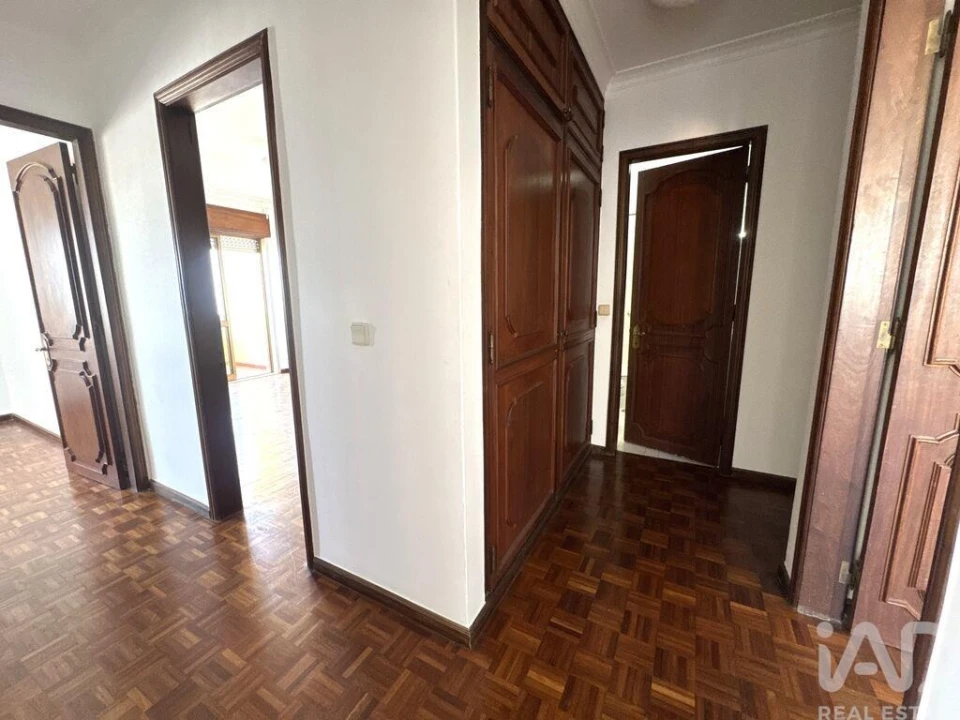 Apartamento T3 para Arrendamento em Penha de França Foto 11