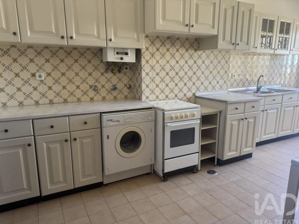 Apartamento T3 para Arrendamento em Penha de França Foto 23