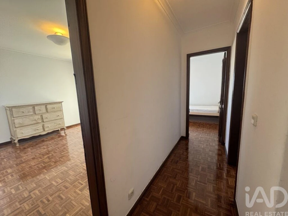 Apartamento T3 para Arrendamento em Penha de França Foto 8